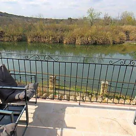 Scenic With View Of The Gardon River 호텔 4*